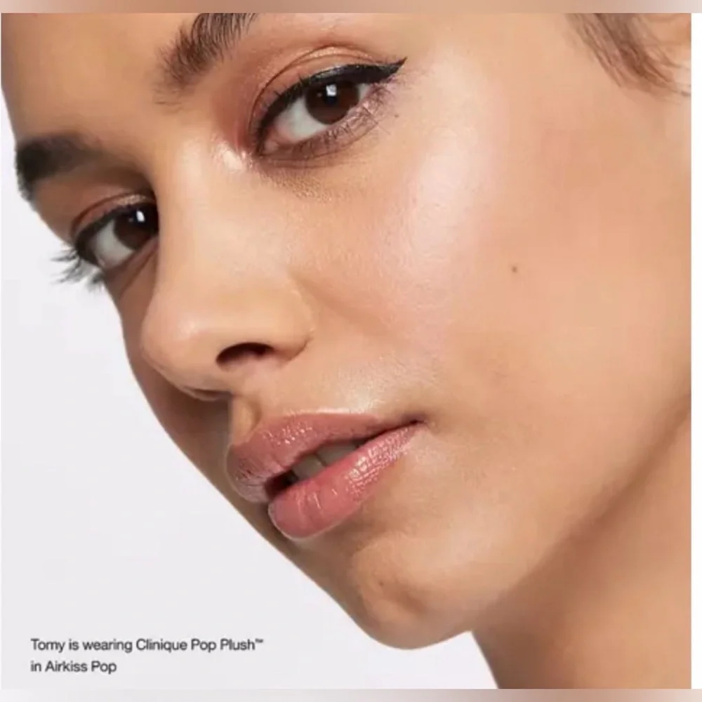Clinique Lip Gloss “AIR KISS” 💋🆕💋 Full Size
